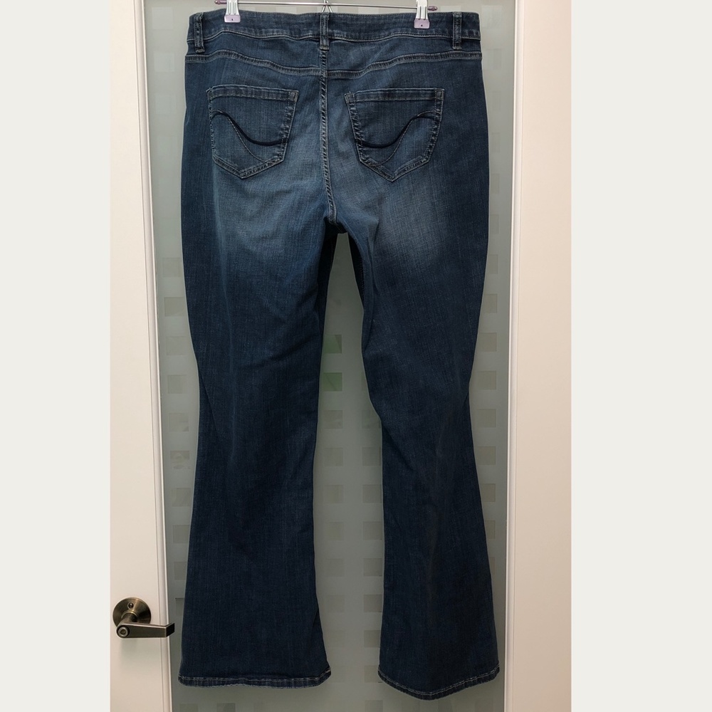 🎉3xHP🎉 LANE BRYANT Boot Cut Genuine Fit Jeans Distressed Stretch Size 16R NEW! - Picture 6 of 13